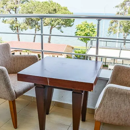 Grand Nicea Hotel 3*