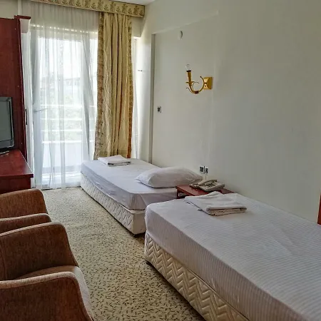 Grand Nicea Hotel